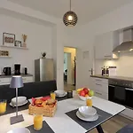 Modern Und Ruhig, Mit Garage & Ps4, Nahe Messe, Rue Und Uniklinik, Voll Ausgestattete Kueche, Bad Mit Dusche Und Badewanne Appartement Essen